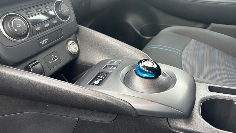 Nissan LEAF 110kW Acenta 40kWh 5dr Auto [6.6kw Charger] Electric Hatchback